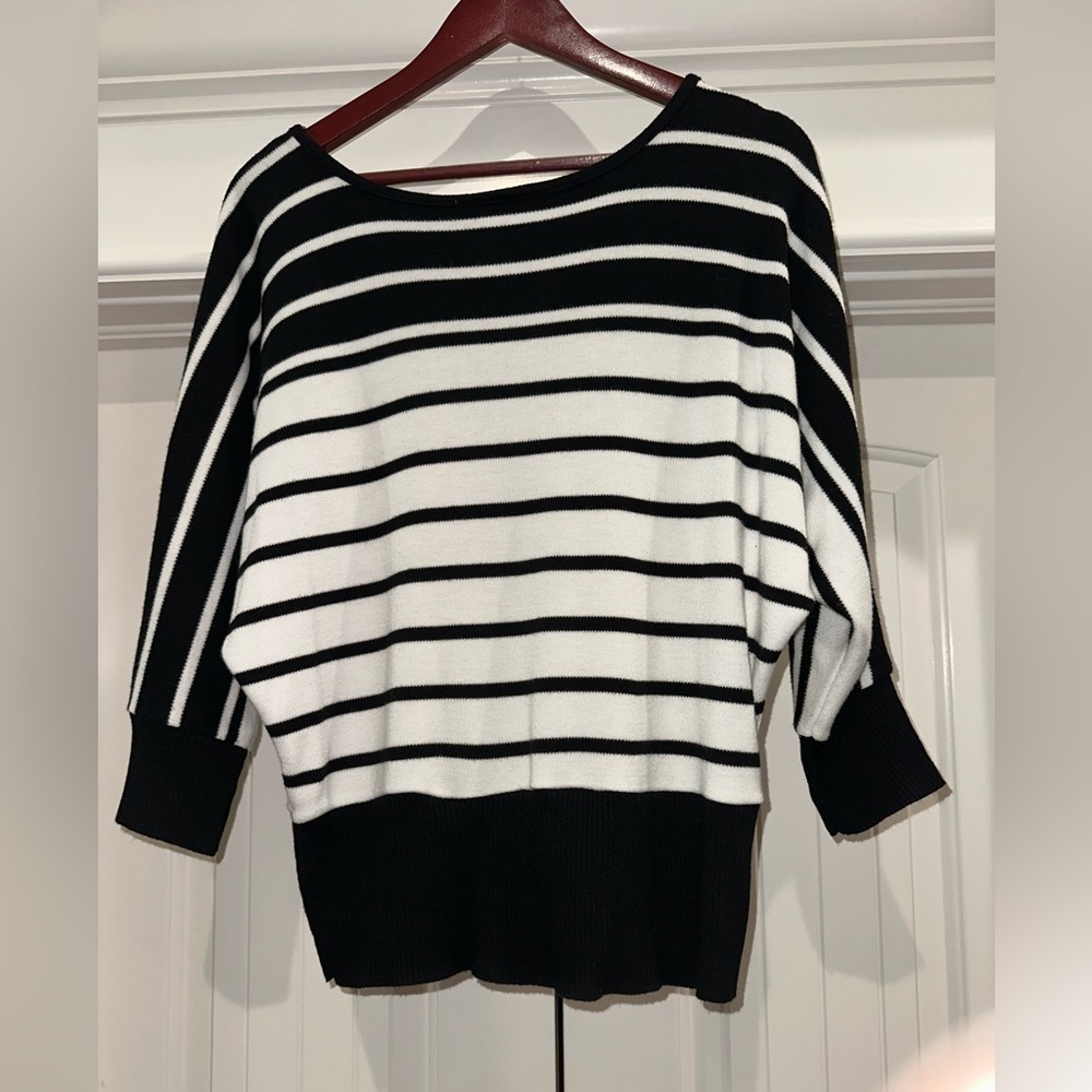 A Knitch Above Striped Dolman Sleeve Top | Medium Black & White Wide Neck - Picture 5 of 5